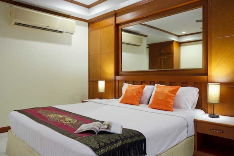 The Yim Siam Hotel Patong Exterior photo